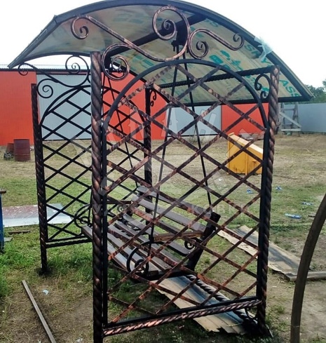 Крытые кованые качели с патиной КЧ-264