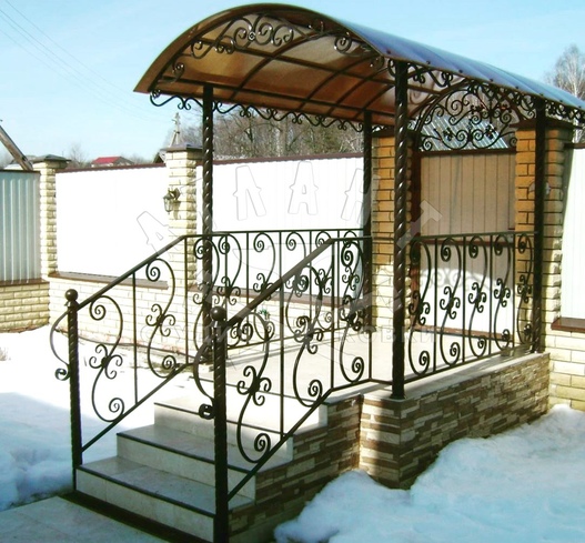 Кованое крыльцо на частный участок ККР-368